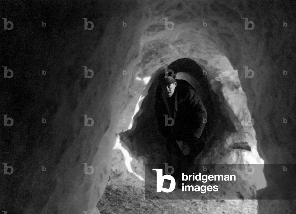Tunnel in the Snow, First World War, 1915-18 (b/w photo)