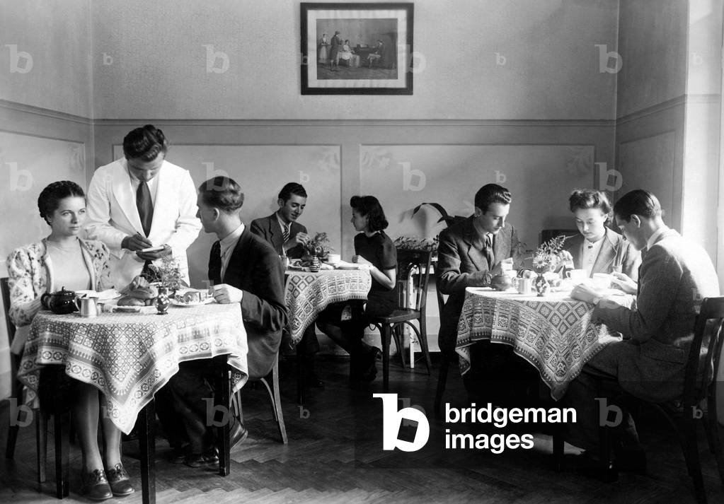 Merano, Hotel School, Tea Time, 1920-30 (b/w photo)