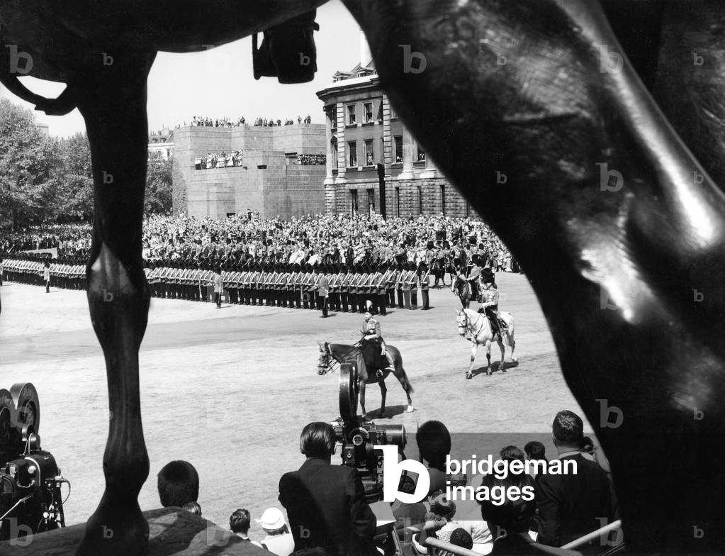 Great Britain, Parade, 1957 (b/w photo)