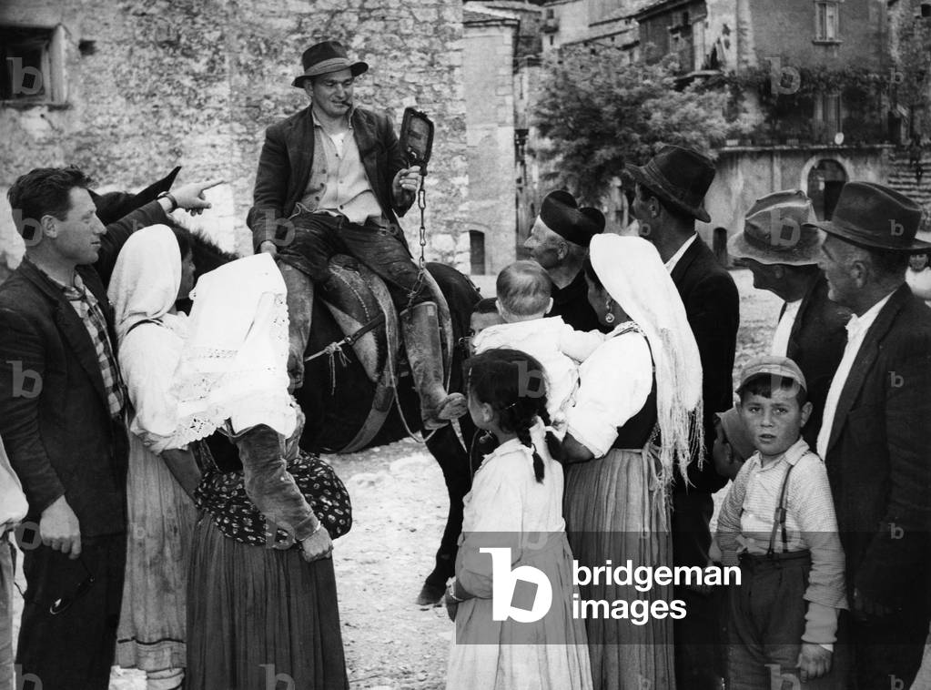 Hunter, Longano, Molise, Italy, 1955 (b/w photo)