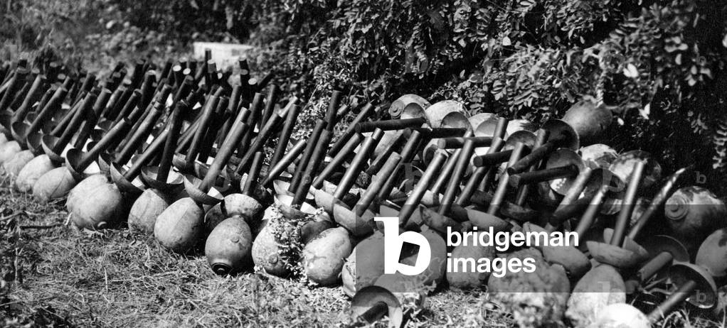 Bombs, 1915-18 (b/w photo)