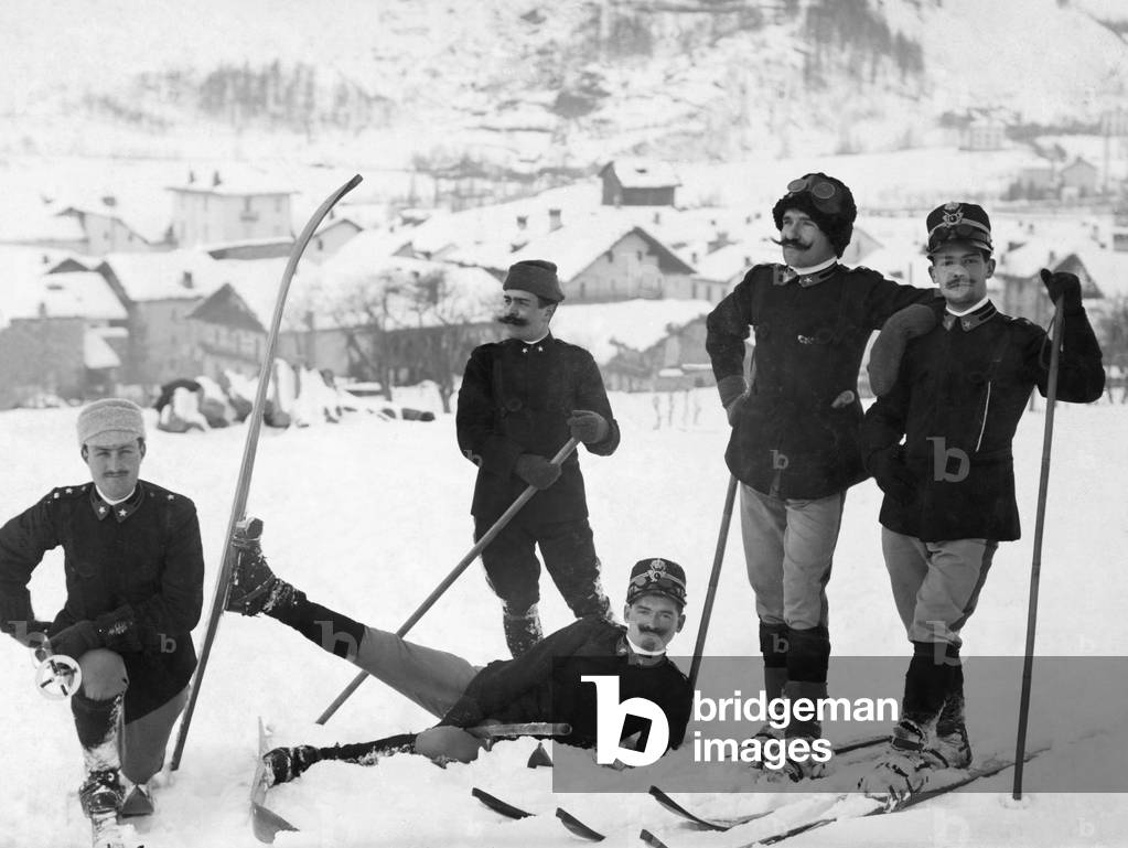 Sport, Soldiers on Ski (b/w photo)