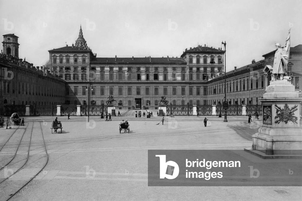 Royal Palace and Castle Square, Turin, Piemonte, Italy, 1910 (b/w photo)
