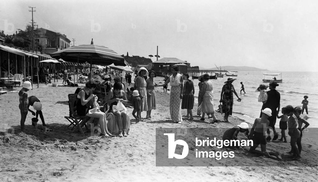 Vindicio beach, formia, lazio, italy, 1920 (b/w photo)