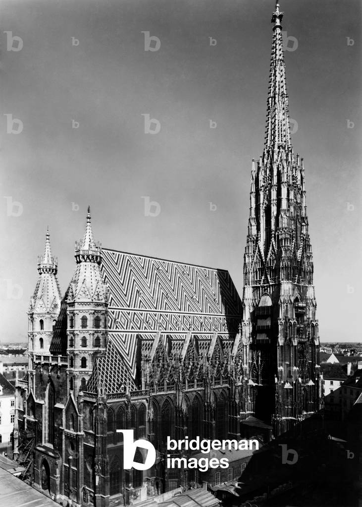 St. Stephen's Cathedral, Stephansdom, Vienna Cathedral after the reconstruction following the fire of 1945 (b/w photo)