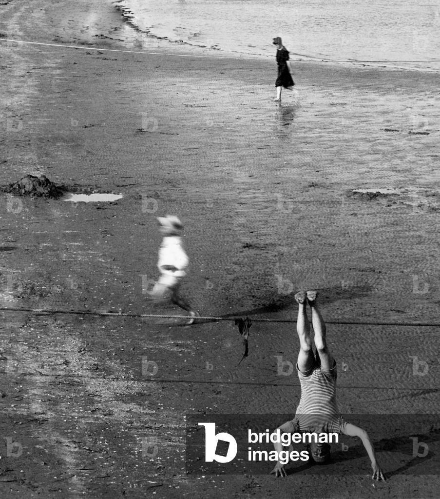 Italy, on the Waterfront of Lido Di Venezia, 1910 (b/w photo)