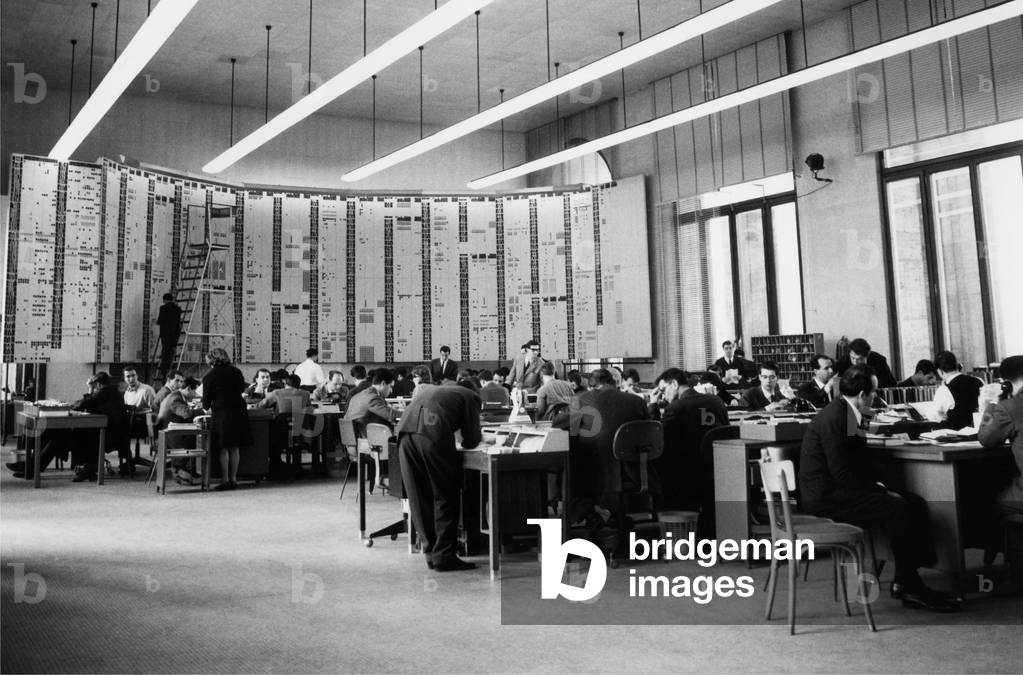 Rome, alitalia booking office at the termini station, 1964 (b/w photo)
