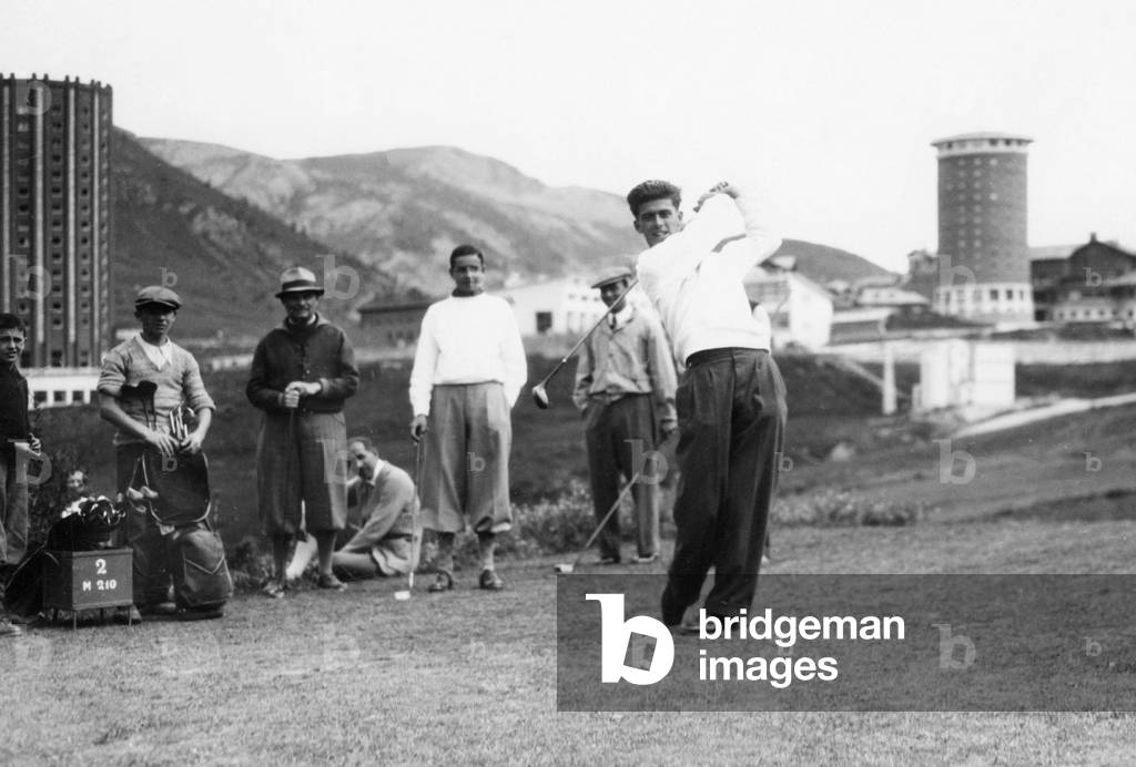 Sport, Golf, Sestriere (b/w photo)