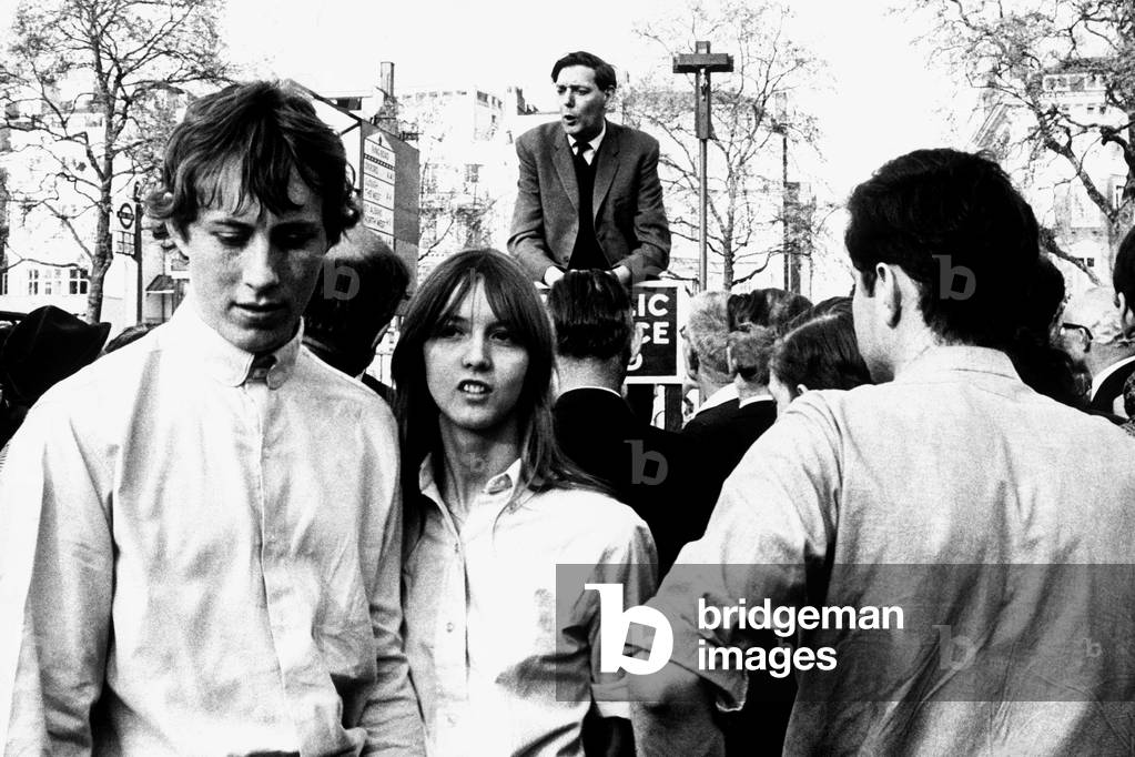 Europe, England, London, Meeting in the Street, 1970 (b/w photo)