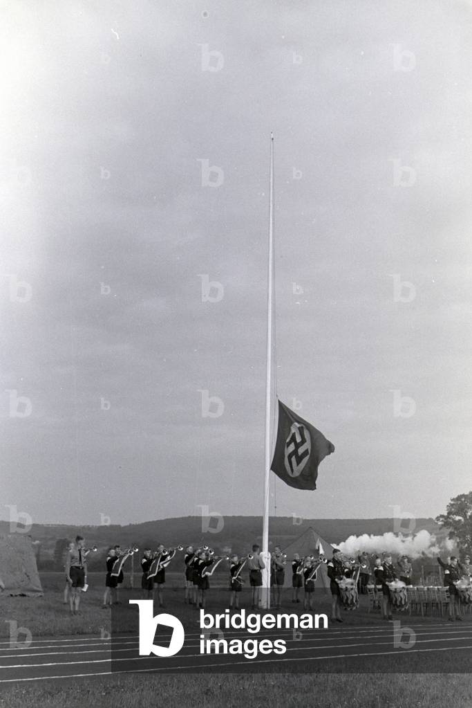 Schoolboys and instructors of the NaPolA Naumburg at a sports competition, Germany 1941 (b/w photo)