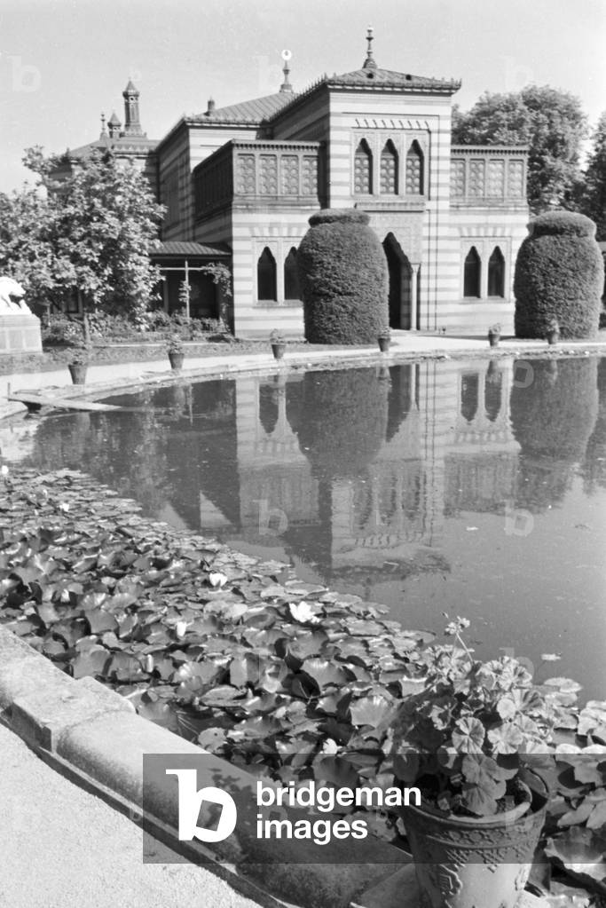 A trip to Stuttgart, Germany 1930s (b/w photo)