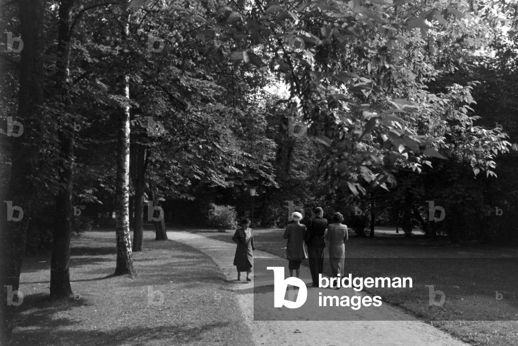 A trip to Bad Mergentheim, Germany 1930s (b/w photo)
