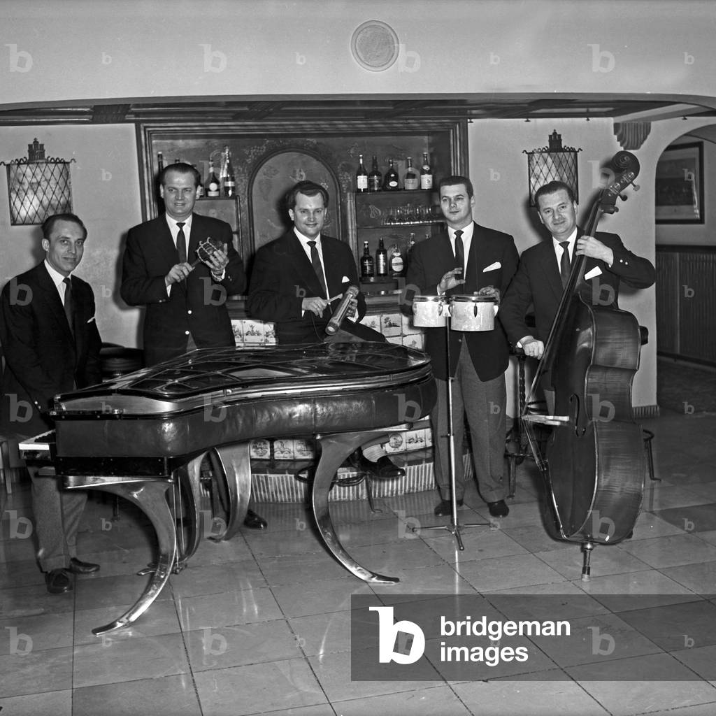 The quintett at a house bar in a cellar at Hamburg, Germany 1950s