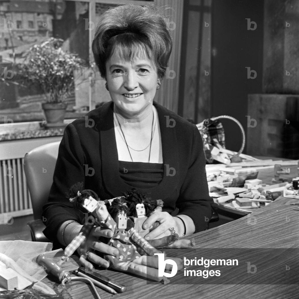 Presenter Ruth Scholz-Peters in one of her handicraft shows, Germany 1960s