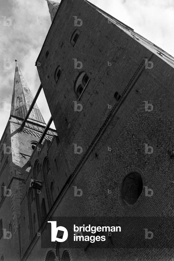 Around Luebeck cathedral, Germany 1930s (b/w photo)