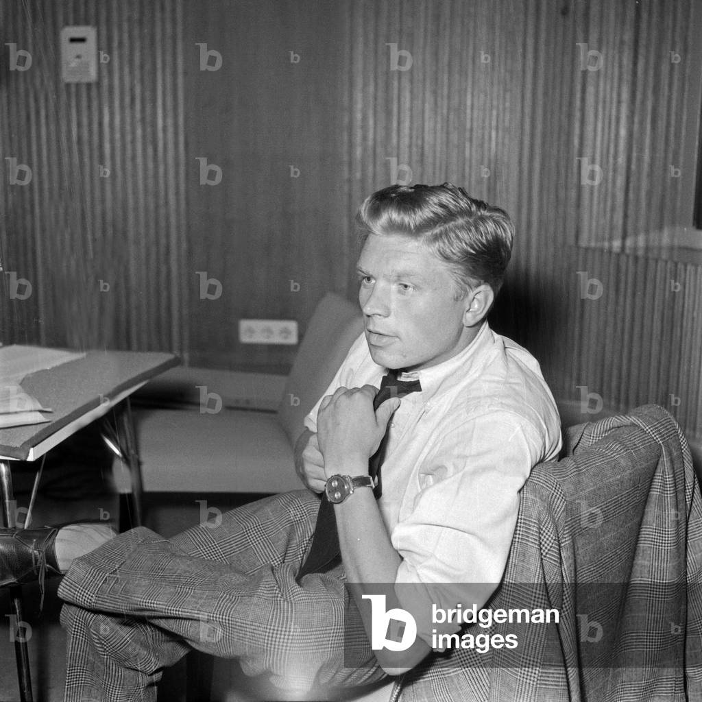 German actor Hardy Krüger as a speaker in the audio drama 