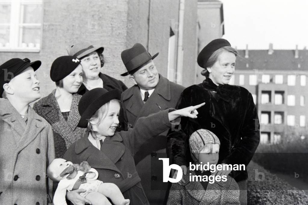 Members of an extended family going to the concession oh the Honour Cross, Germany 1930s