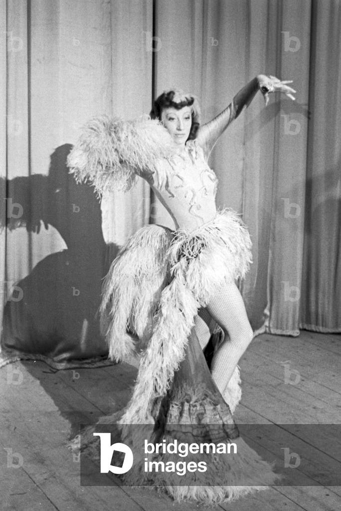 Performing artists during an evening show in Karlsbad, Germany 1930s (b/w photo)
