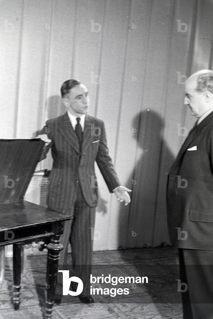 Actor at the audition for the film Familienanschluss by Carl Boese, Germany ca.1940 (b/w photo)