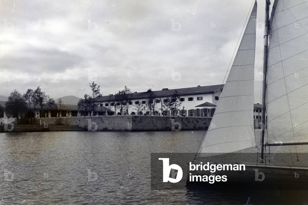 A sailing boat near the coast on the Chiemsee, Germany 1930s (b/w photo)