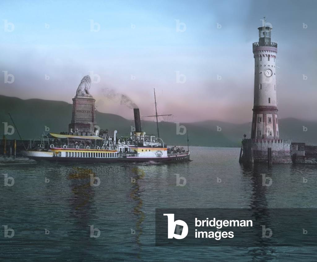 The pleasure boat 
