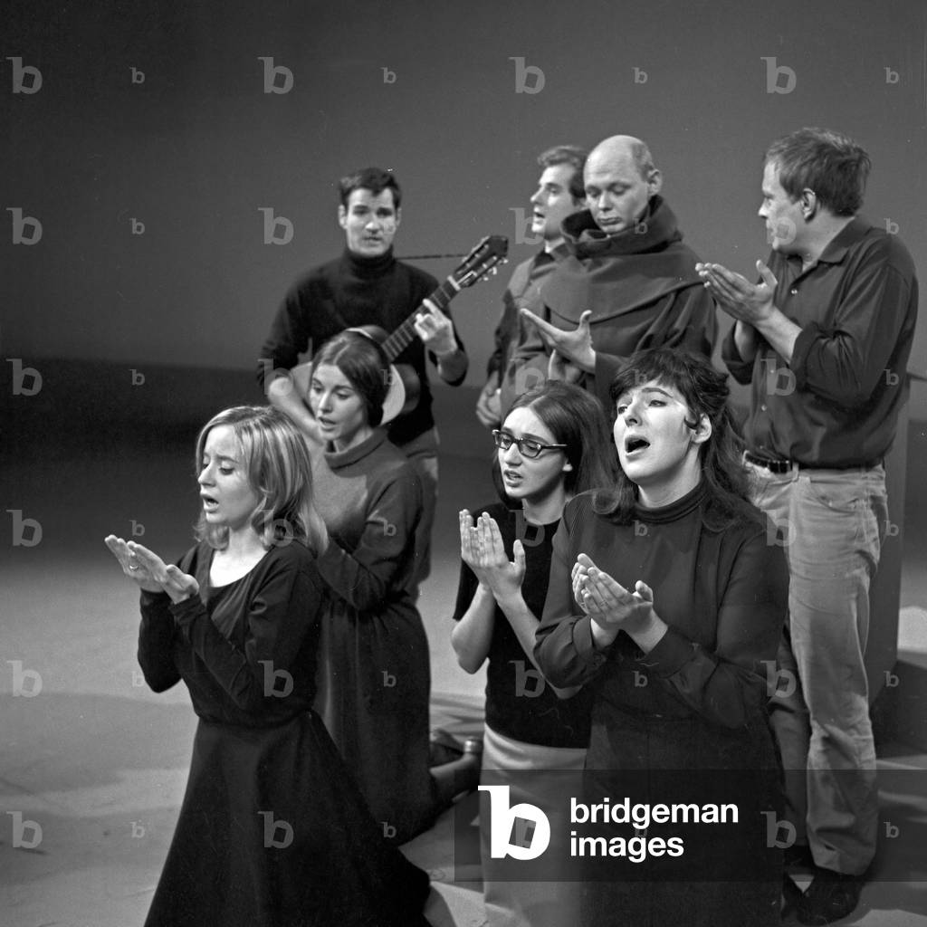Music show with pantomime and a choir in a niche programm of Norddeutscher Rundfunk, Germany 1960s