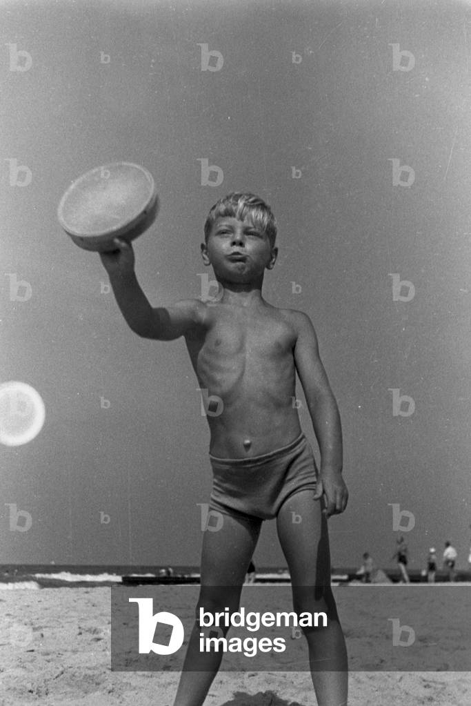 Vacation at the Baltic Sea, Germany 1930s (b/w photo)