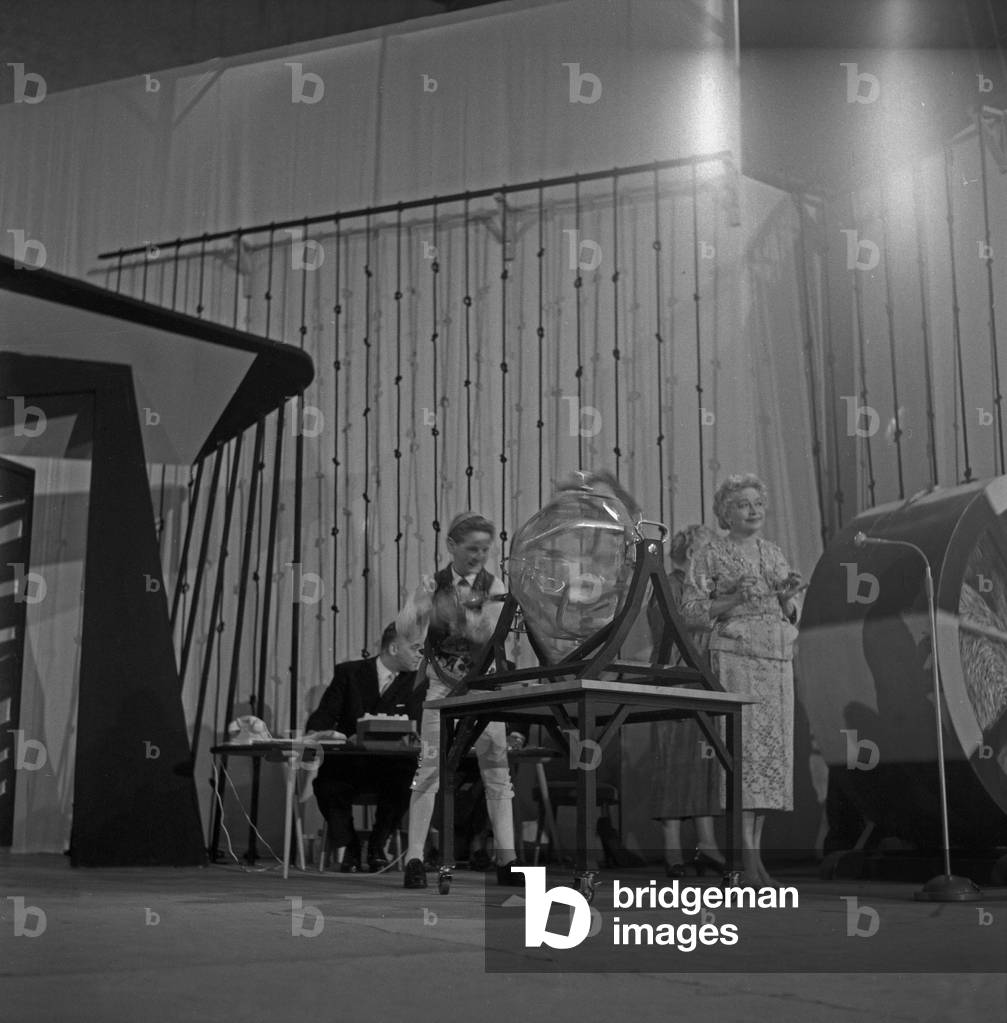 German actress Grethe Weiser at the lottery box of German TV show 