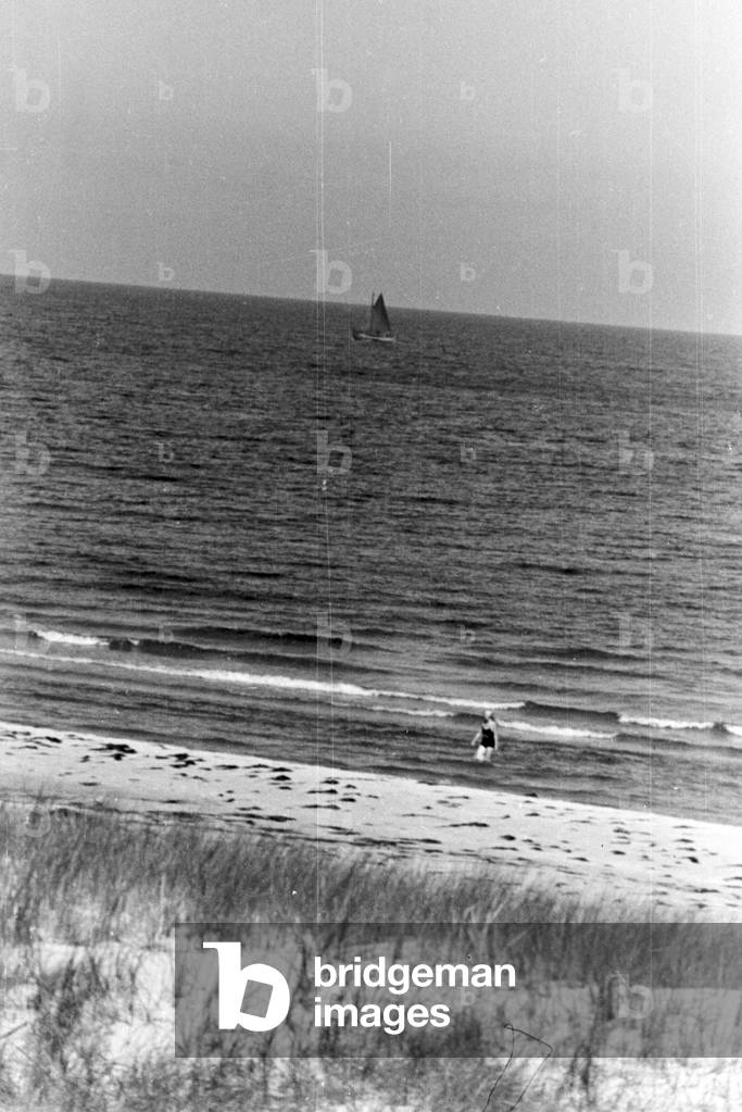 Vacation at the Baltic Sea, Germany 1930s (b/w photo)