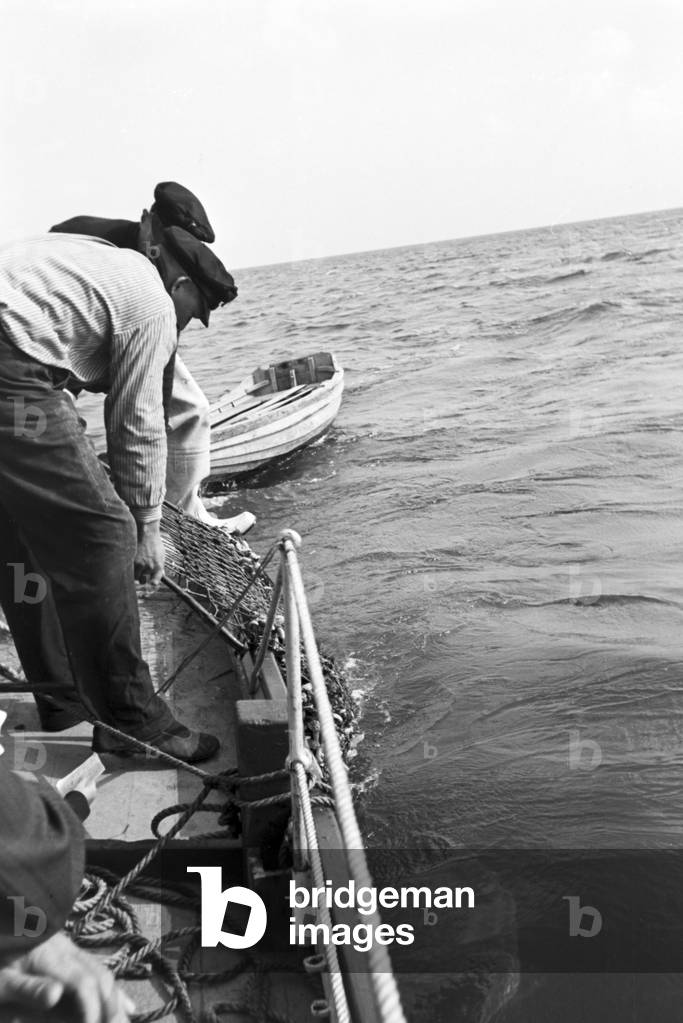 Fishermen at work, Germany 1930s (b/w photo)
