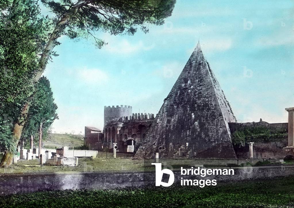The Cestius pyramid in the city of Rome