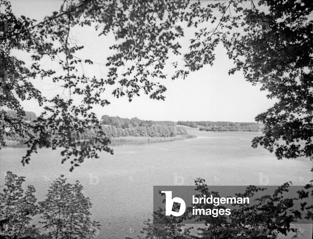 View to the Alle water reservoir near Friedland, East Prussia, 1930s (b/w photo)