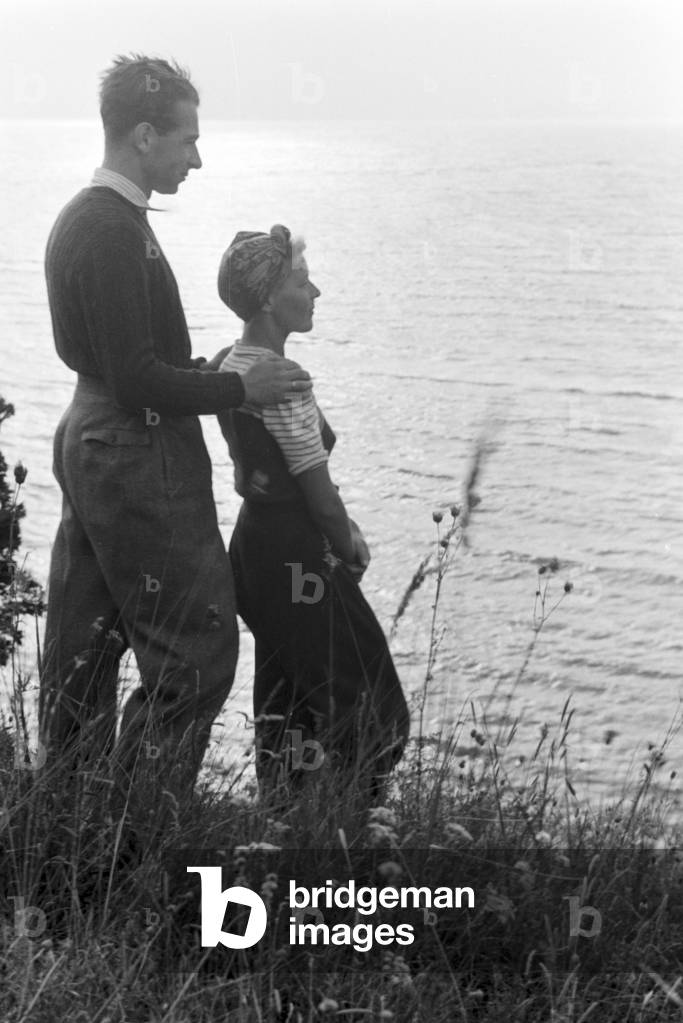 Summer vacations on the Baltic Sea, Germany 1930s (b/w photo)