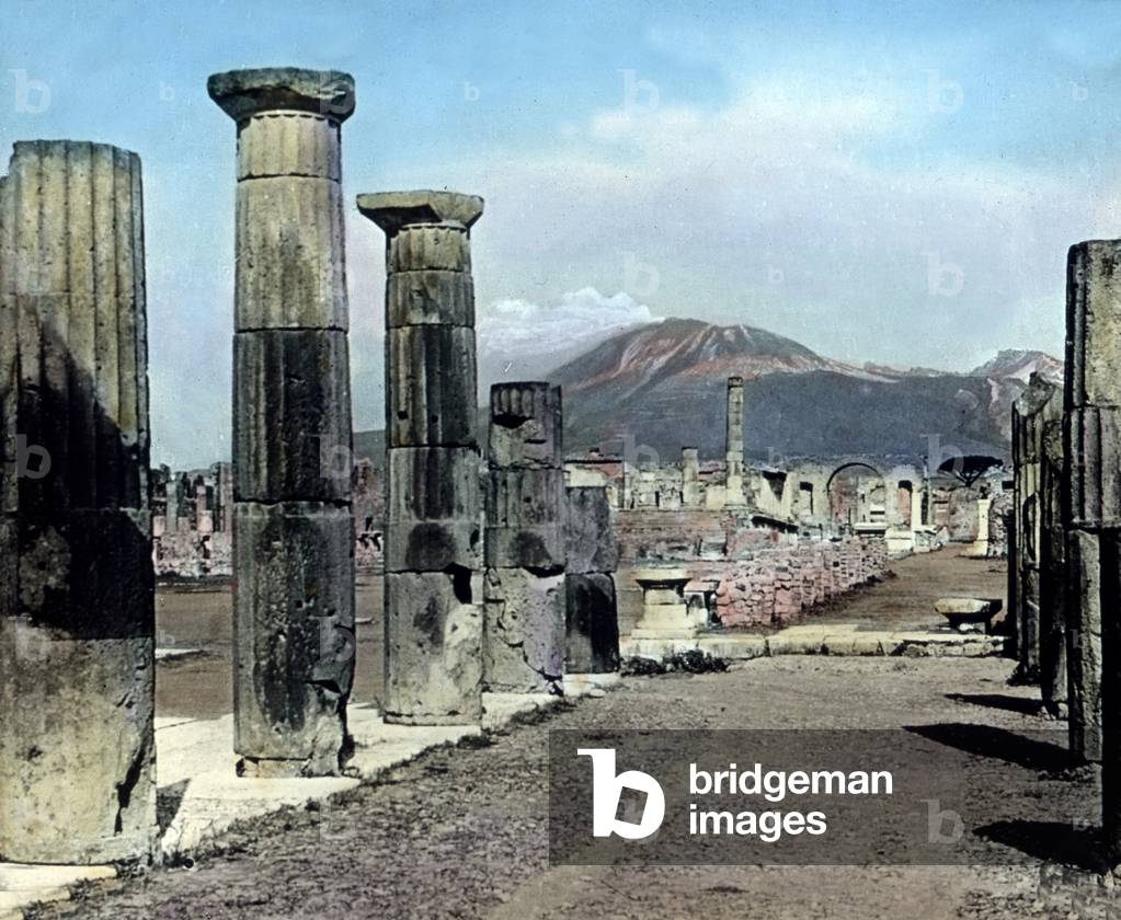 Volcanic power is shown best at the example of the antique city of Pompeii