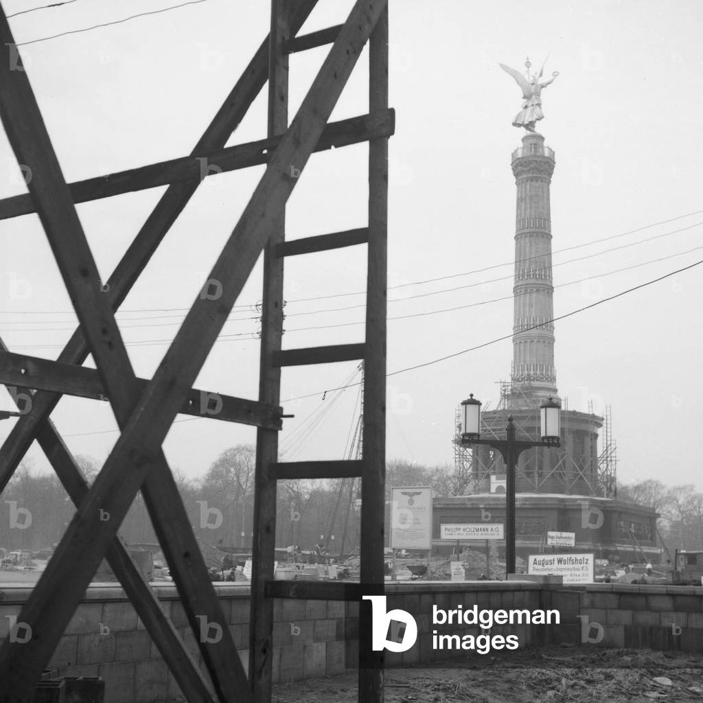 Construction area around the Berlin Siegessaeule, Germany 1930s (b/w photo)