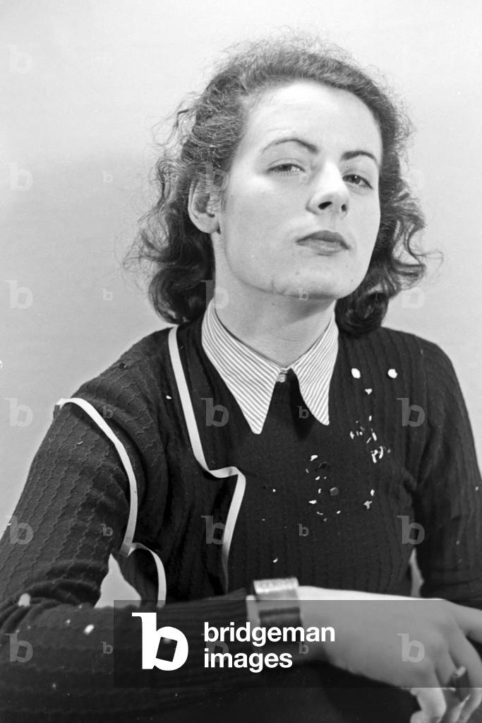 Portrait of a young woman, Germany 1930s (b/w photo)