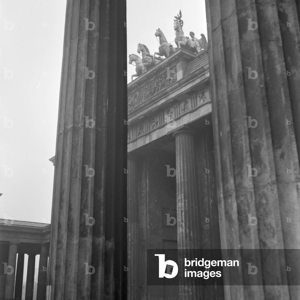 Brandenburg gate at Berlin, Germany 1930s (b/w photo)