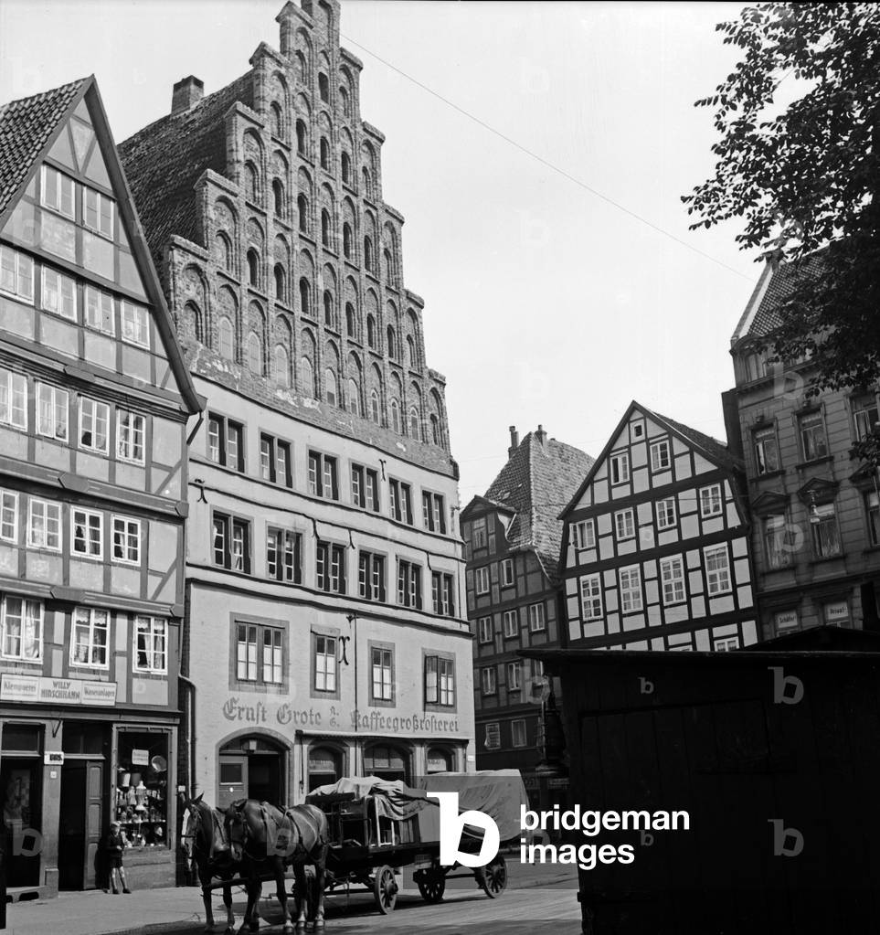 Old chancellery in the old city of Hanover, Germany 1930s (b/w photo)