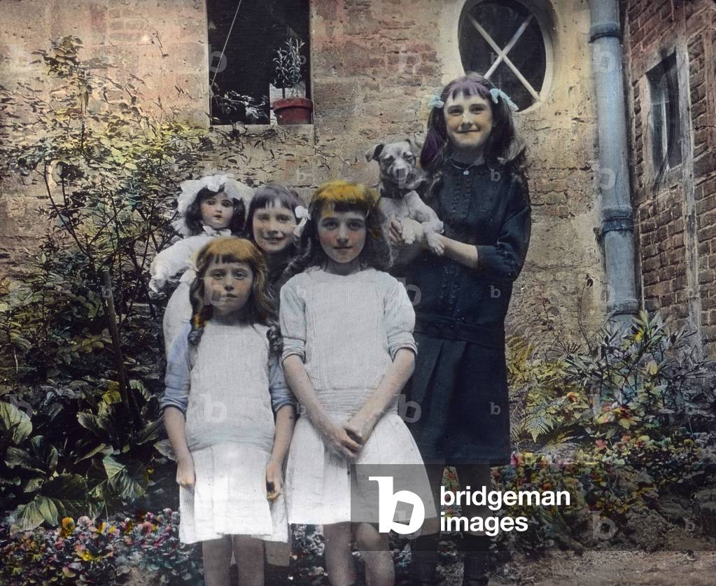 Germany, Group of children in 1917. Carl Simon Archive