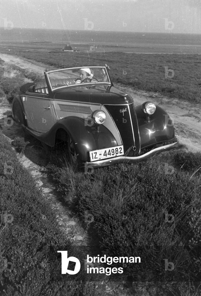 Vacation at the Baltic Sea, Germany 1930s (b/w photo)