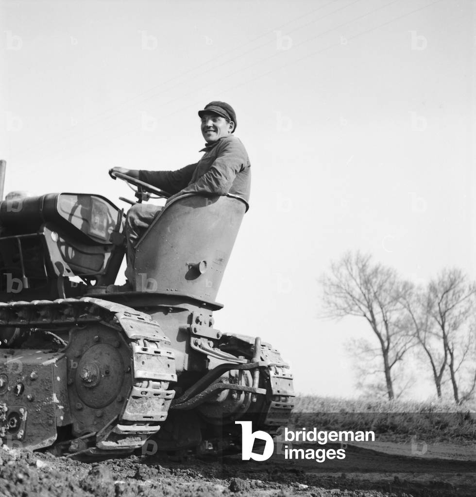 Working in a construction area, Germany 1930s (b/w photo)