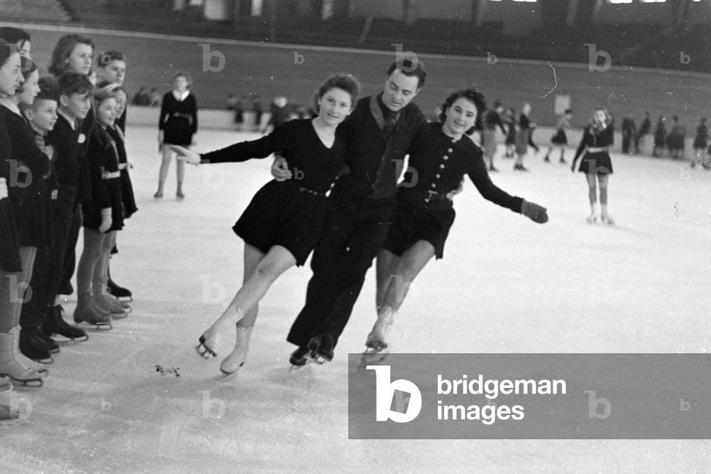 The Austrian figureskater and Olympics champion Karl Sch/Sfer during a training course of a group of Hitler Youth members in an ice stadium in Dortmund, Germany 1930s