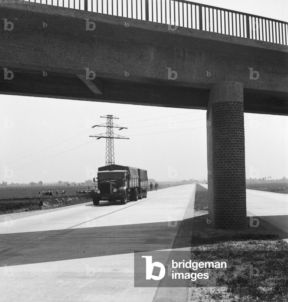Reichsautobahn highway between Bremen and Hamburg, Germany 1930s (b/w photo)