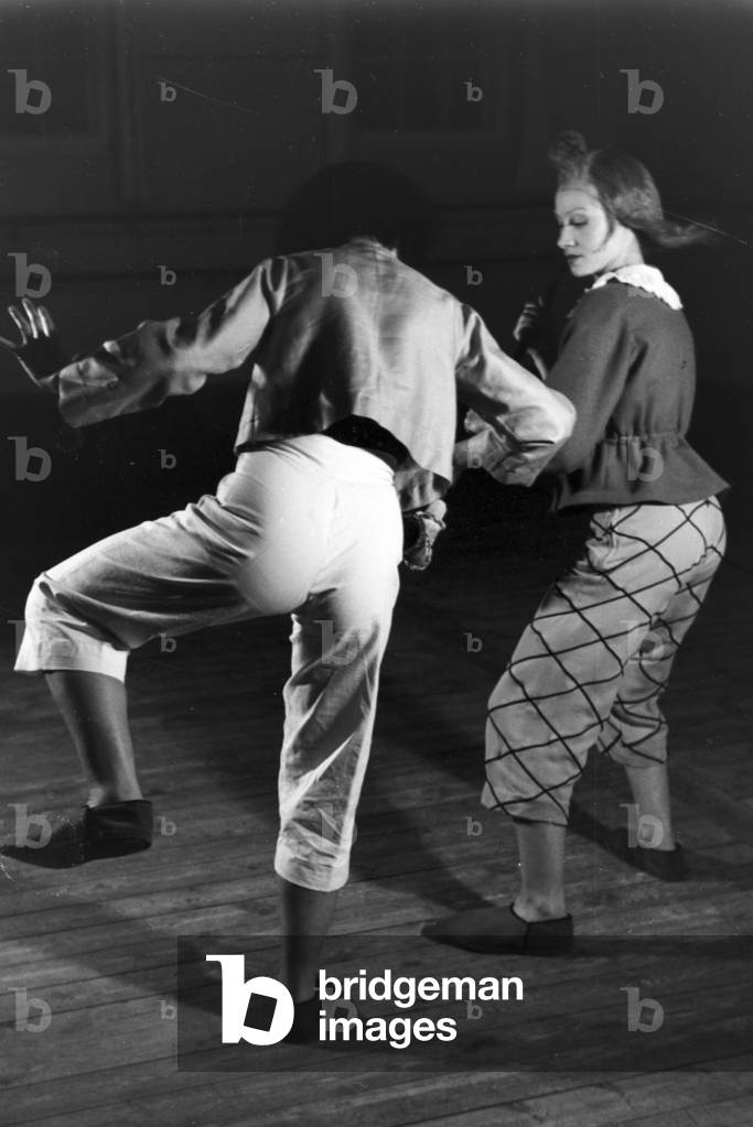 Scenes out of the dance theatre 