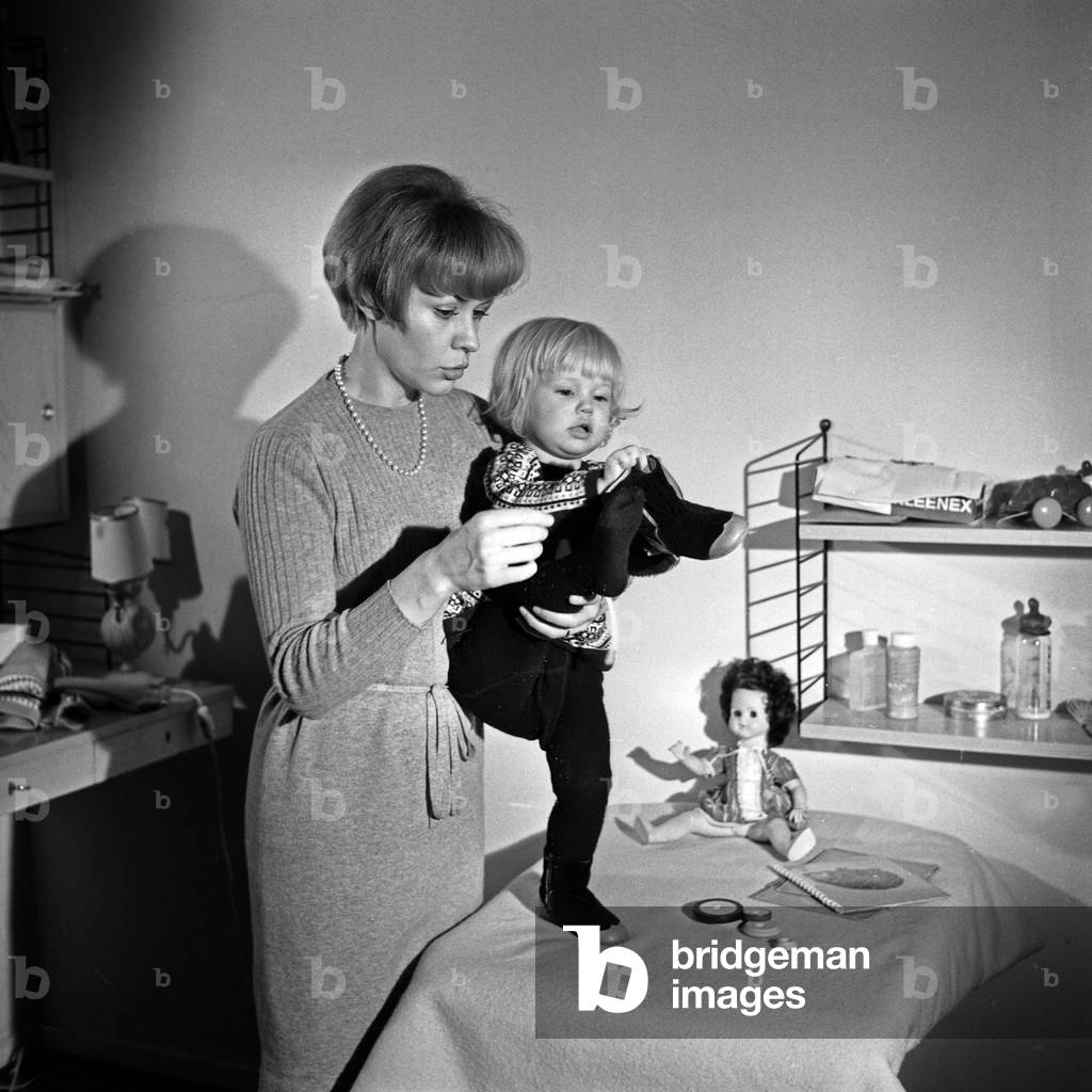 German actress Ingrid van Bergen with her daughter Carolin, Germany 1960s