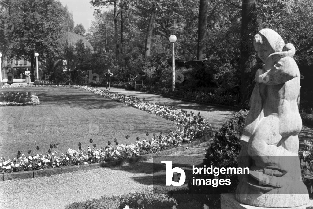 A trip to Heilbronn, Germany 1930s (b/w photo)