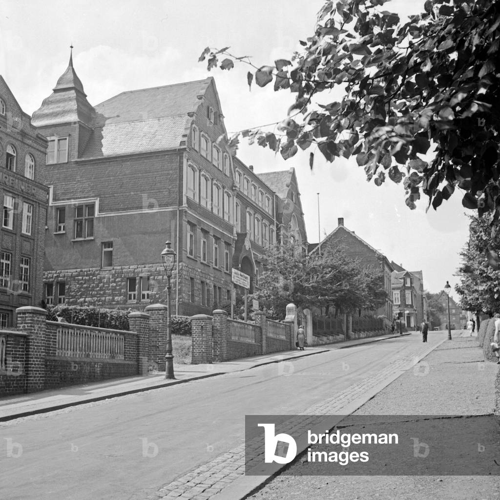 Cutlery company of Louis Perlmann at Solingen, Germany 1930s (b/w photo)
