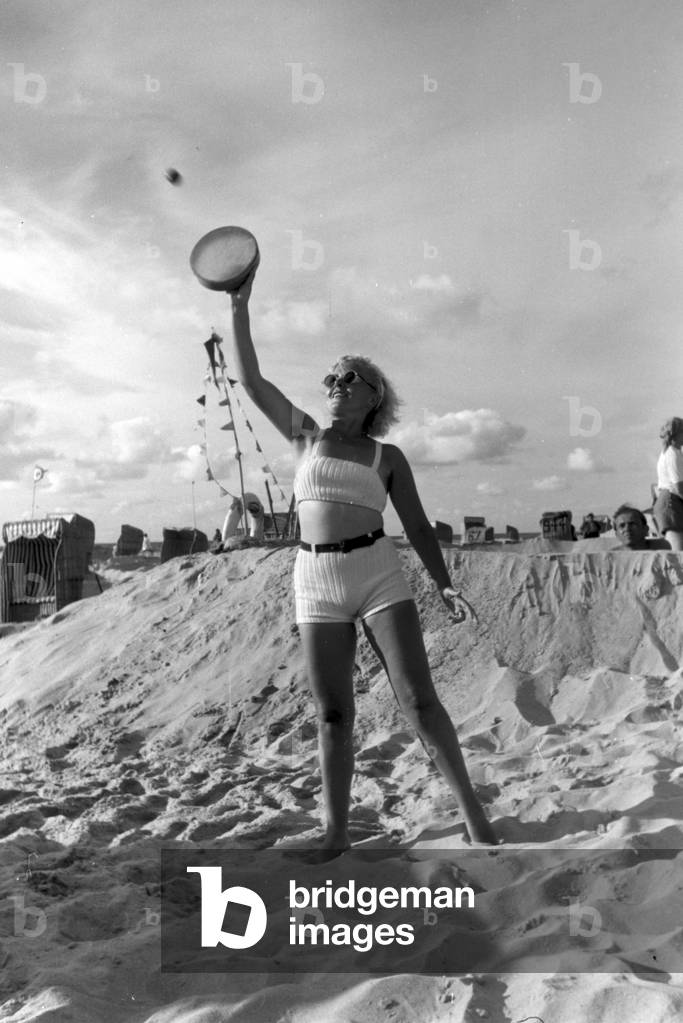 Vacations on Westerland, Germany 1930s (b/w photo)