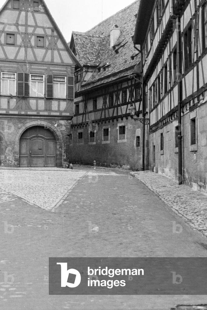 Lane in a town in Franconia, Germany 1930s (b/w photo)