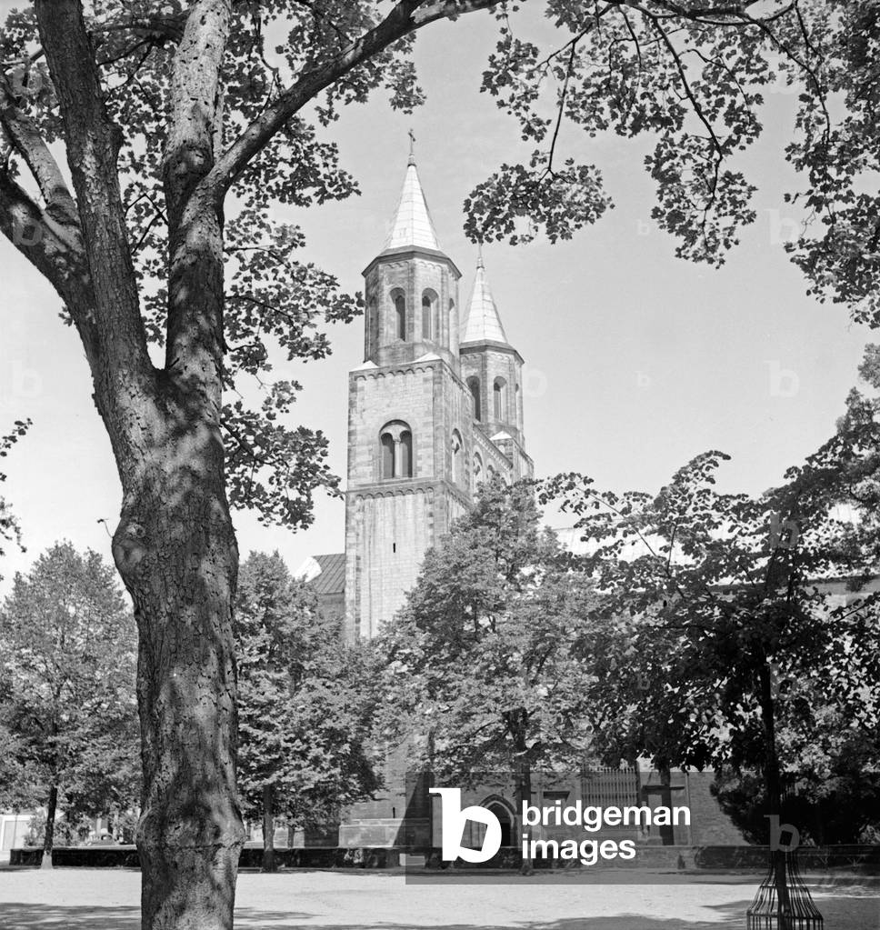 The St Mary's cathedral at Hildesheim, Germany 1930s (b/w photo)